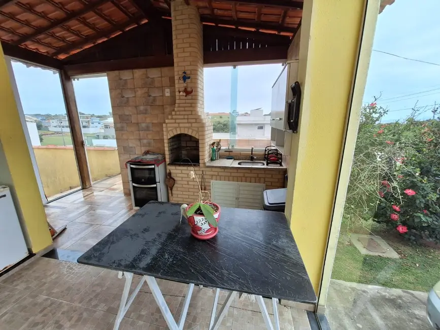 Casa com 4 quartos para alugar, 450m2 em Rio Das Ostras - RJ - imagem 6 Foto 6 de Casa com 4 quartos para alugar, 450m2 em Rio Das Ostras - RJ