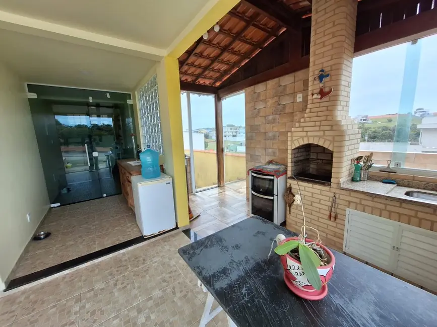 Casa com 4 quartos para alugar, 450m2 em Rio Das Ostras - RJ - imagem 5 Foto 5 de Casa com 4 quartos para alugar, 450m2 em Rio Das Ostras - RJ