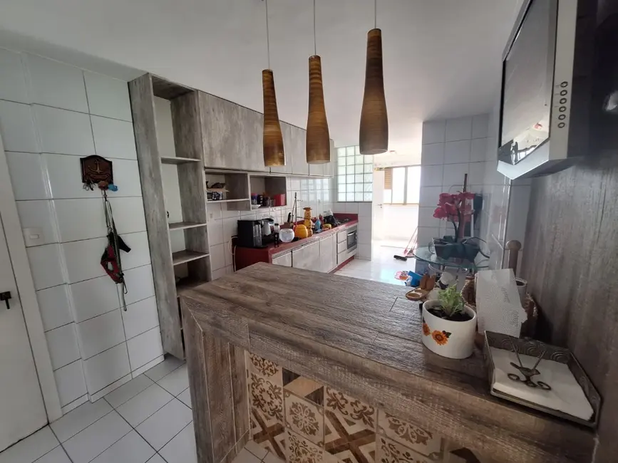 Foto 4 de Apartamento com 3 quartos para alugar, 90m2 em Cavaleiros, Macae - RJ