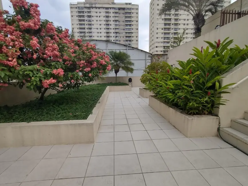 Apartamento com 2 quartos para alugar, 45m2 em Glória, Macae - RJ - imagem 1 Foto 1 de Apartamento com 2 quartos para alugar, 45m2 em Glória, Macae - RJ