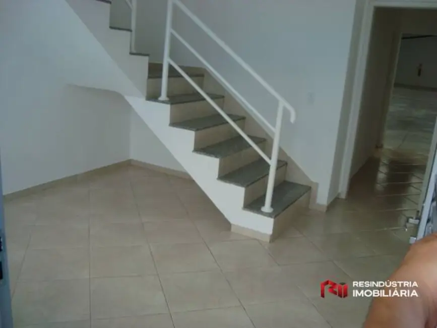 Armazém / Galpão para alugar, 690m2 em Chácaras Marco, Barueri - SP - imagem 4 Foto 4 de Armazém / Galpão para alugar, 690m2 em Chácaras Marco, Barueri - SP
