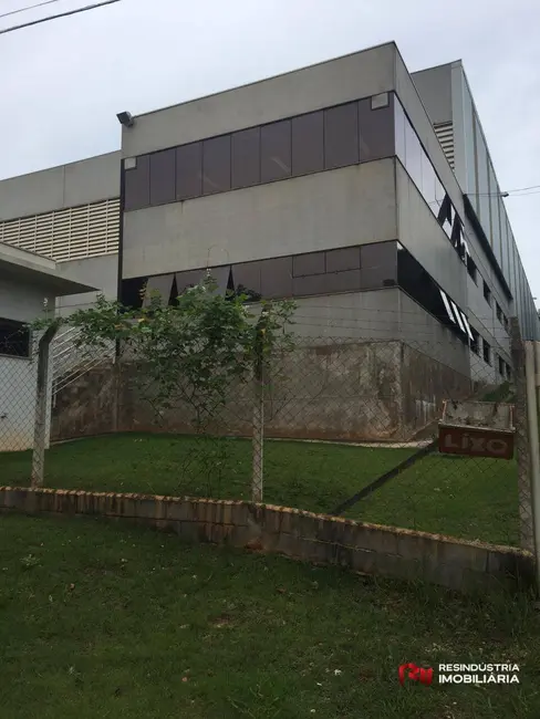 Foto 1 de Armazém / Galpão à venda, 2400m2 em Aracariguama - SP