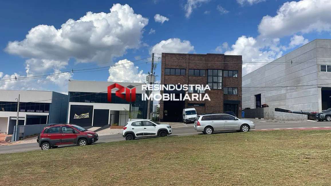 Foto 1 de Armazém / Galpão à venda, 1200m2 em Vargem Grande Do Sul - SP