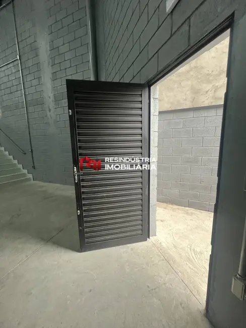 Foto 7 de Armazém / Galpão à venda, 360m2 em Jardim dos Camargos, Barueri - SP