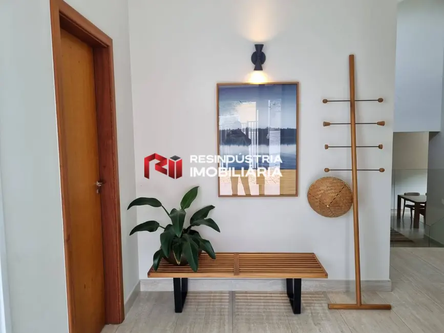 Casa com 4 quartos à venda, 454m2 em Chácara Moinho Velho, Carapicuiba - SP - imagem 3 Foto 3 de Casa com 4 quartos à venda, 454m2 em Chácara Moinho Velho, Carapicuiba - SP