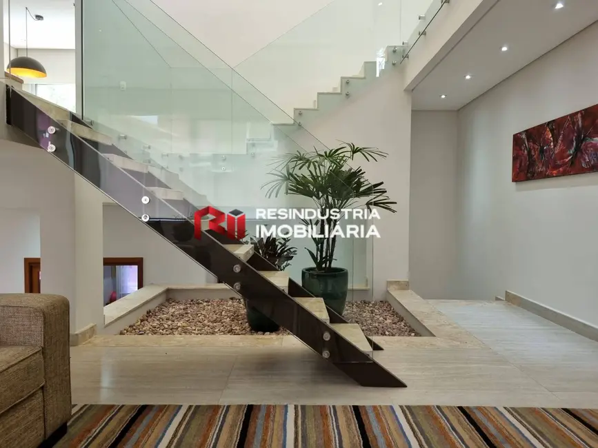 Casa com 4 quartos à venda, 454m2 em Chácara Moinho Velho, Carapicuiba - SP - imagem 8 Foto 8 de Casa com 4 quartos à venda, 454m2 em Chácara Moinho Velho, Carapicuiba - SP