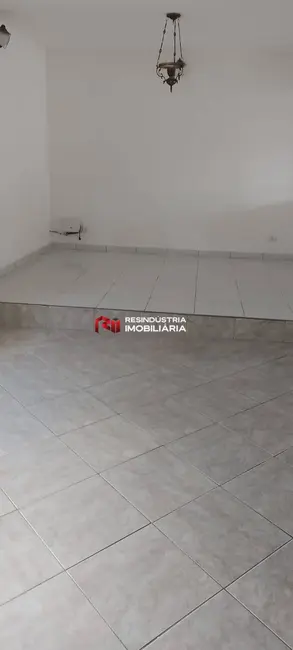 Casa com 2 quartos para alugar, 124m2 em Vila Conceição, Barueri - SP - imagem 7 Foto 7 de Casa com 2 quartos para alugar, 124m2 em Vila Conceição, Barueri - SP