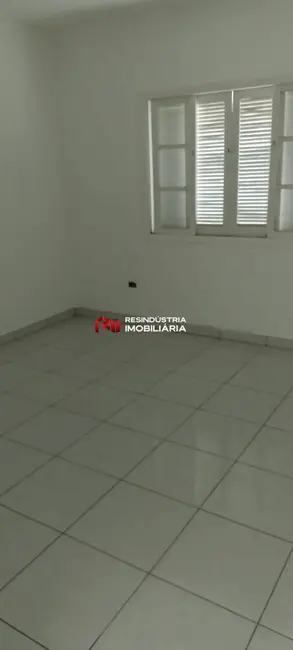 Casa com 2 quartos para alugar, 124m2 em Vila Conceição, Barueri - SP - imagem 2 Foto 2 de Casa com 2 quartos para alugar, 124m2 em Vila Conceição, Barueri - SP