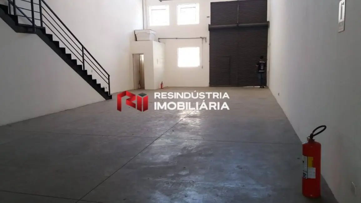Armazém / Galpão para alugar, 950m2 em Barueri - SP - imagem 5 Foto 5 de Armazém / Galpão para alugar, 950m2 em Barueri - SP