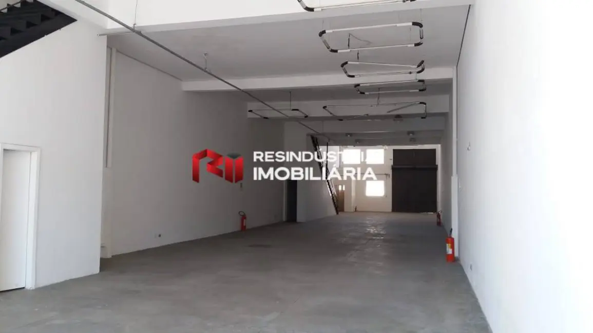 Armazém / Galpão para alugar, 950m2 em Barueri - SP - imagem 4 Foto 4 de Armazém / Galpão para alugar, 950m2 em Barueri - SP