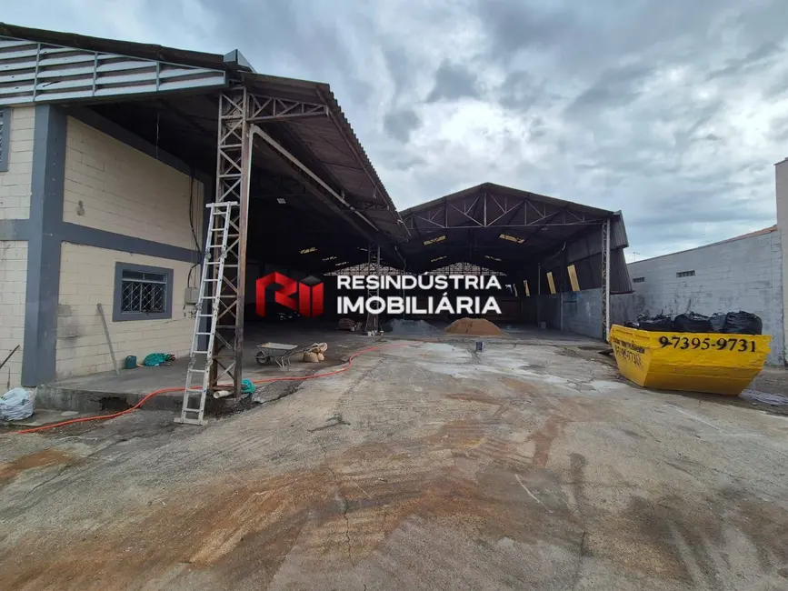 Foto 3 de Armazém / Galpão para alugar, 700m2 em Jardim Santa Marta (Fazendinha), Santana De Parnaiba - SP