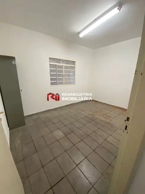 Foto 4 de Casa com 2 quartos para alugar, 150m2 em Chácaras Marco, Barueri - SP