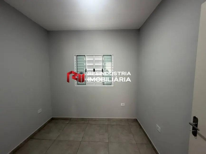 Foto 6 de Casa com 2 quartos para alugar, 60m2 em Parque Ribeiro de Lima, Barueri - SP
