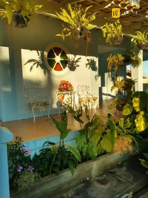 Foto 2 de Casa com 4 quartos à venda, 450m2 em Araruama - RJ