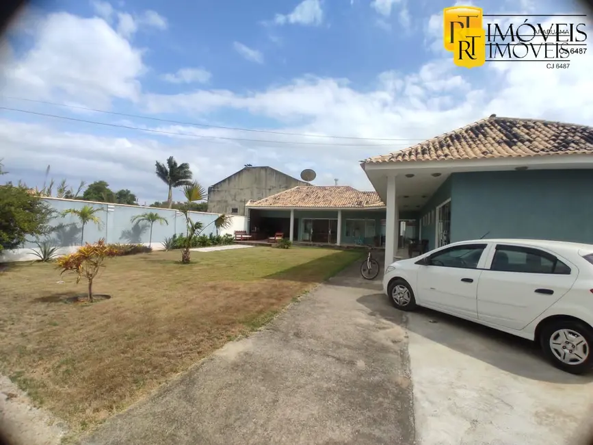 Foto 3 de Casa com 2 quartos à venda, 160m2 em Araruama - RJ