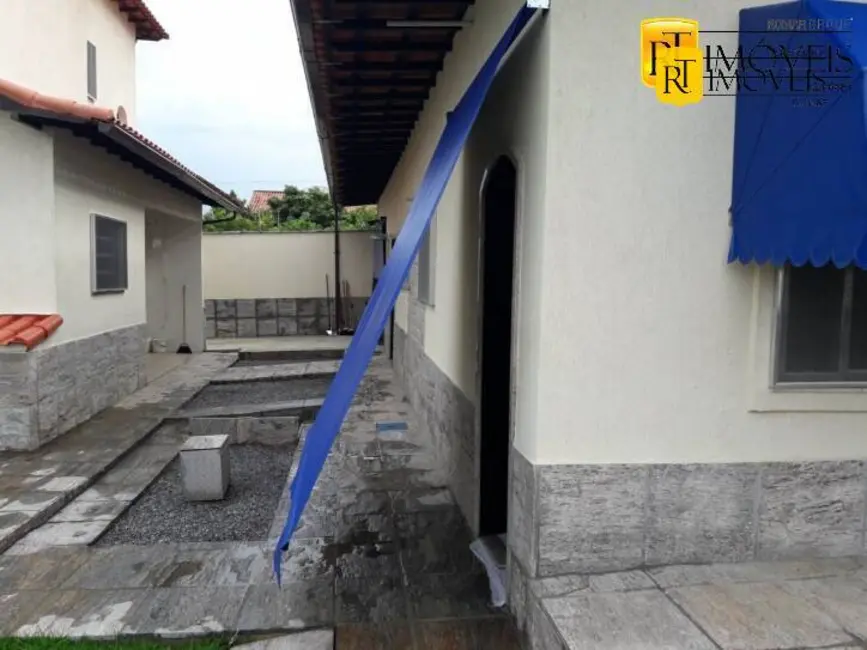 Foto 6 de Casa com 4 quartos à venda, 430m2 em Araruama - RJ