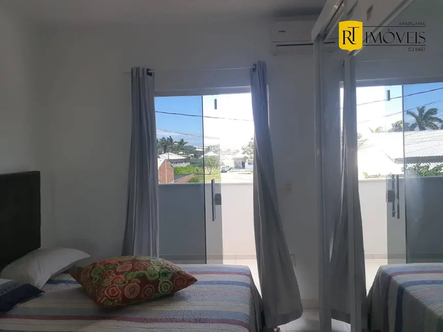 Foto 9 de Casa com 4 quartos à venda, 184m2 em Araruama - RJ