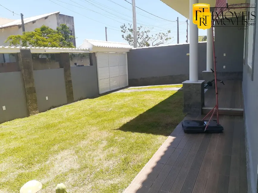 Foto 3 de Casa com 4 quartos à venda, 184m2 em Araruama - RJ