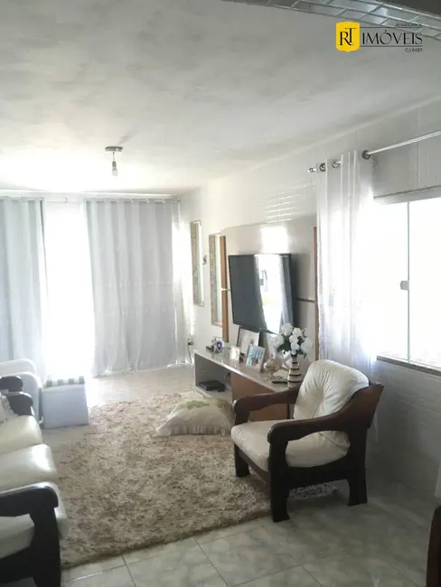 Casa com 3 quartos à venda, 206m2 em Iguaba Grande - RJ - imagem 5 Foto 5 de Casa com 3 quartos à venda, 206m2 em Iguaba Grande - RJ