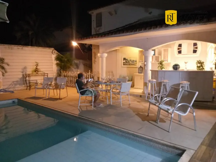 Foto 3 de Casa com 4 quartos à venda, 354m2 em Araruama - RJ