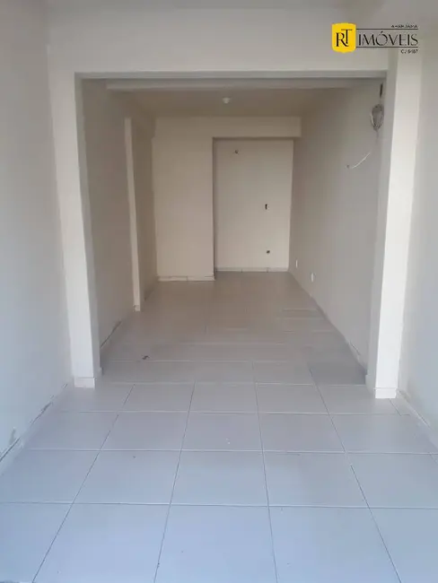 Sala Comercial à venda e para alugar, 20m2 em Centro, Araruama - RJ - imagem 3 Foto 3 de Sala Comercial à venda e para alugar, 20m2 em Centro, Araruama - RJ