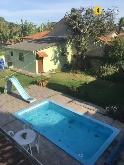 Foto 1 de Casa com 6 quartos à venda, 1200m2 em Araruama - RJ