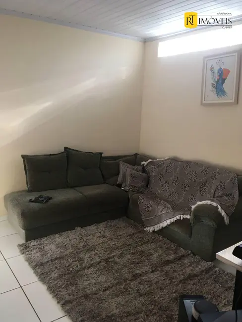 Foto 4 de Casa com 6 quartos à venda, 1200m2 em Araruama - RJ