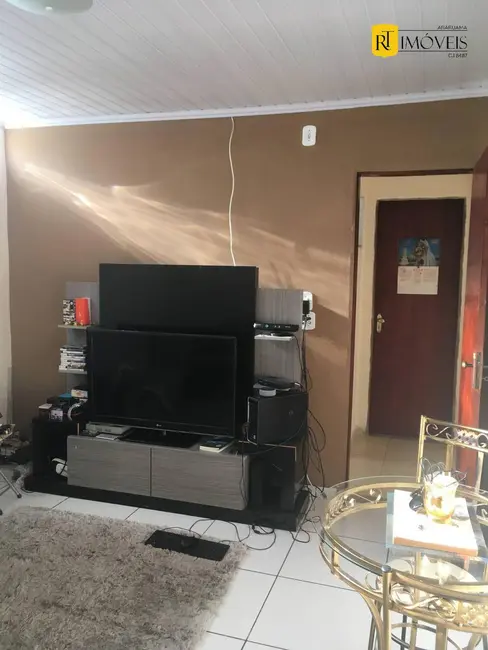 Foto 3 de Casa com 6 quartos à venda, 1200m2 em Araruama - RJ