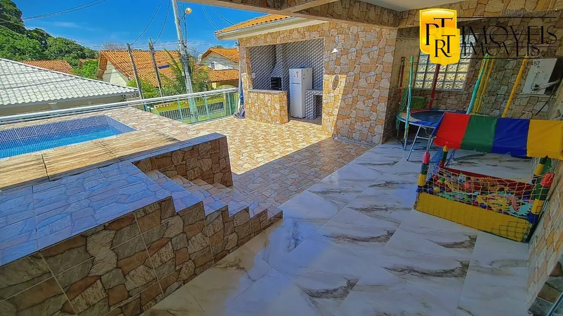 Casa com 3 quartos à venda, 225m2 em Araruama - RJ - imagem 8 Foto 8 de Casa com 3 quartos à venda, 225m2 em Araruama - RJ