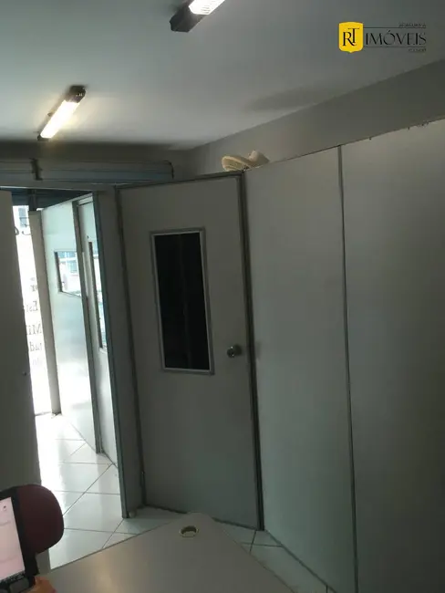 Sala Comercial à venda, 38m2 em Centro, Araruama - RJ - imagem 8 Foto 8 de Sala Comercial à venda, 38m2 em Centro, Araruama - RJ