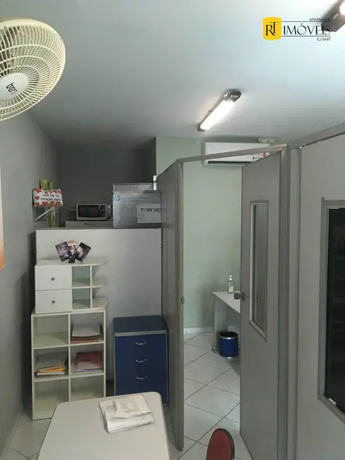 Sala Comercial à venda, 38m2 em Centro, Araruama - RJ - imagem 7 Foto 7 de Sala Comercial à venda, 38m2 em Centro, Araruama - RJ