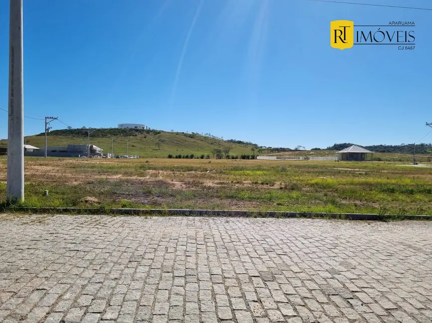 Foto 1 de Terreno / Lote à venda, 382m2 em Araruama - RJ