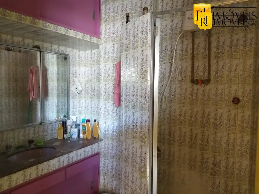 Foto 5 de Apartamento com 1 quarto à venda, 42m2 em Araruama - RJ