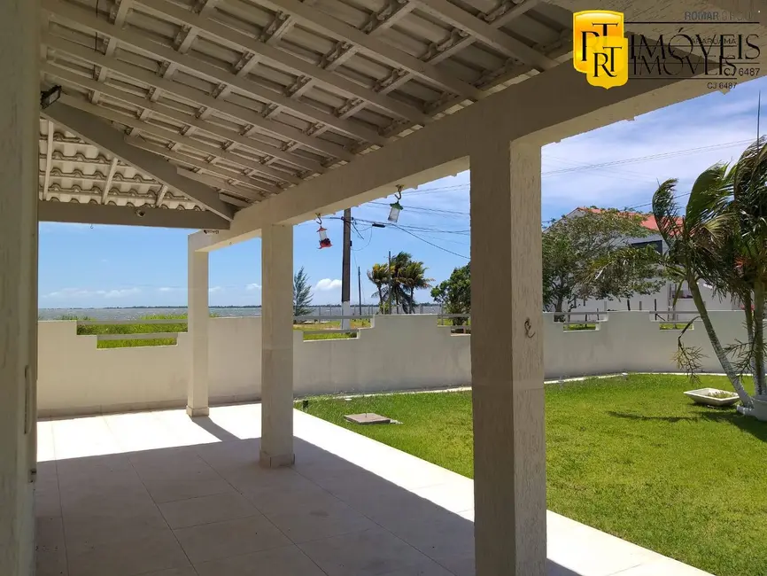 Foto 8 de Casa com 3 quartos à venda, 185m2 em Araruama - RJ