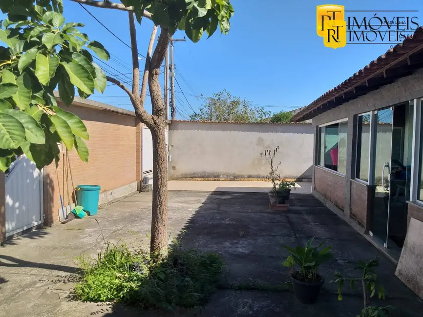 Foto 3 de Casa com 3 quartos à venda, 190m2 em Araruama - RJ