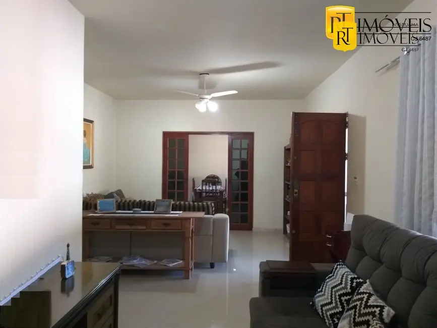 Foto 8 de Casa com 3 quartos à venda, 190m2 em Araruama - RJ