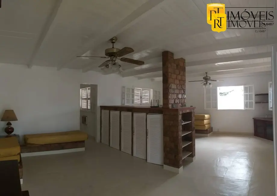 Foto 8 de Casa com 3 quartos à venda, 164m2 em Araruama - RJ