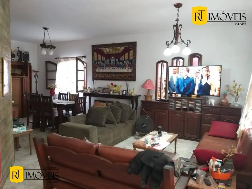 Foto 2 de Casa com 3 quartos à venda, 216m2 em Araruama - RJ