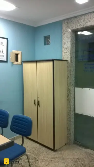 Sala Comercial à venda, 40m2 em Centro, Araruama - RJ - imagem 5 Foto 5 de Sala Comercial à venda, 40m2 em Centro, Araruama - RJ
