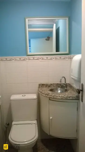 Sala Comercial à venda, 40m2 em Centro, Araruama - RJ - imagem 4 Foto 4 de Sala Comercial à venda, 40m2 em Centro, Araruama - RJ