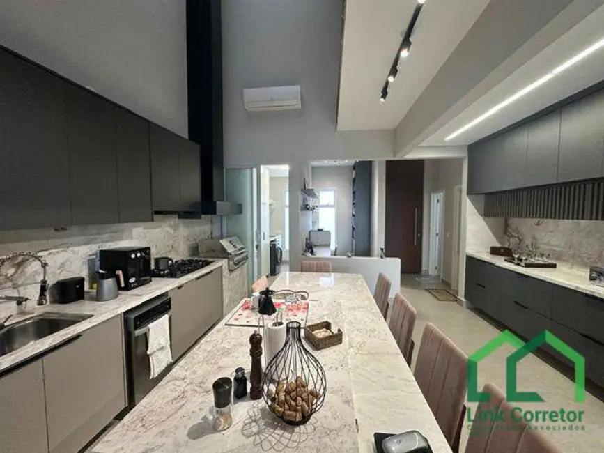 Casa de Condomínio com 3 quartos à venda, 156m2 em Chácaras Silvania, Valinhos - SP - imagem 6 Foto 6 de Casa de Condomínio com 3 quartos à venda, 156m2 em Chácaras Silvania, Valinhos - SP