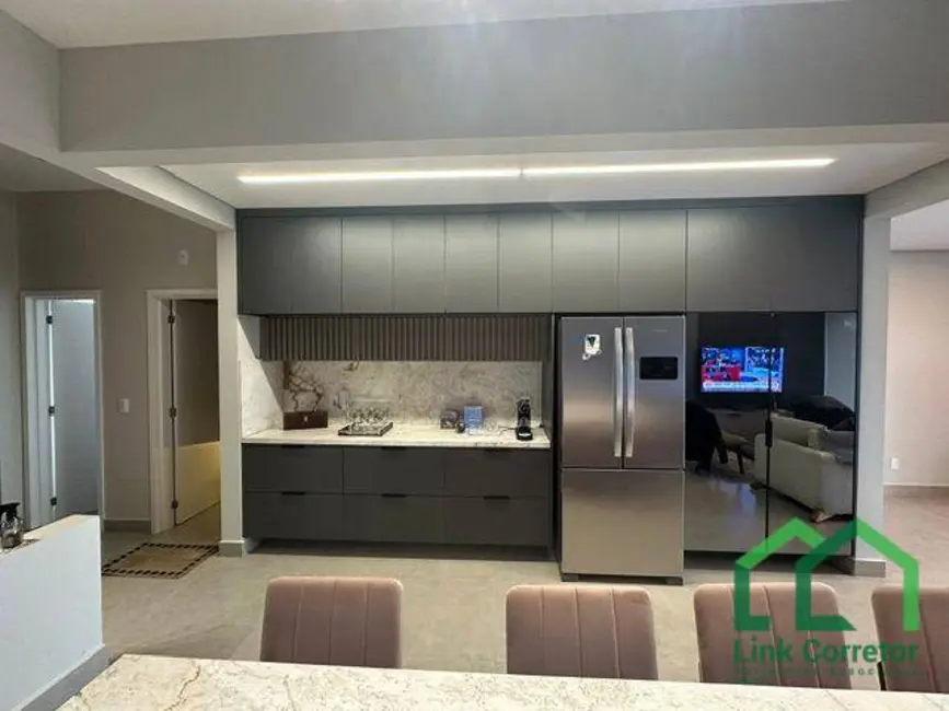 Casa de Condomínio com 3 quartos à venda, 156m2 em Chácaras Silvania, Valinhos - SP - imagem 8 Foto 8 de Casa de Condomínio com 3 quartos à venda, 156m2 em Chácaras Silvania, Valinhos - SP