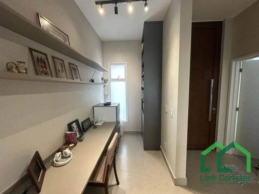 Casa de Condomínio com 3 quartos à venda, 156m2 em Chácaras Silvania, Valinhos - SP - imagem 3 Foto 3 de Casa de Condomínio com 3 quartos à venda, 156m2 em Chácaras Silvania, Valinhos - SP