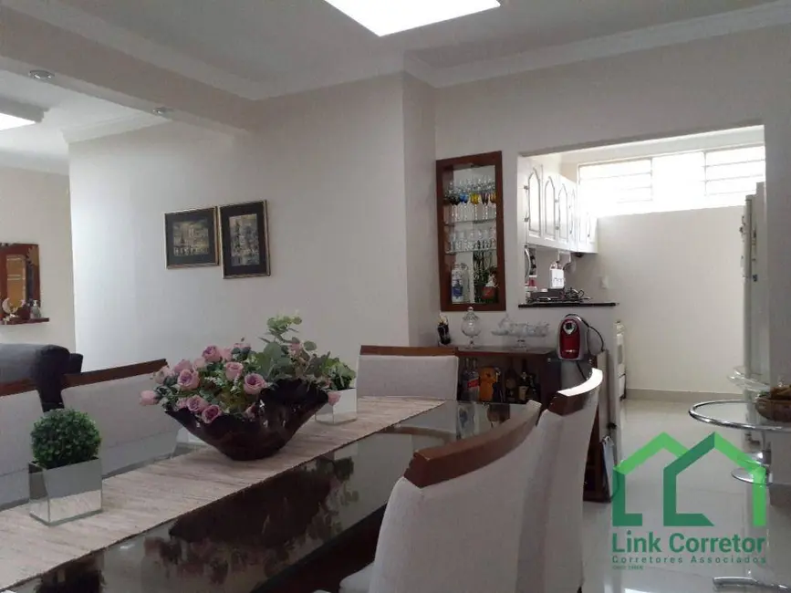Casa com 3 quartos à venda, 300m2 em Parque Taquaral, Campinas - SP - imagem 9 Foto 9 de Casa com 3 quartos à venda, 300m2 em Parque Taquaral, Campinas - SP