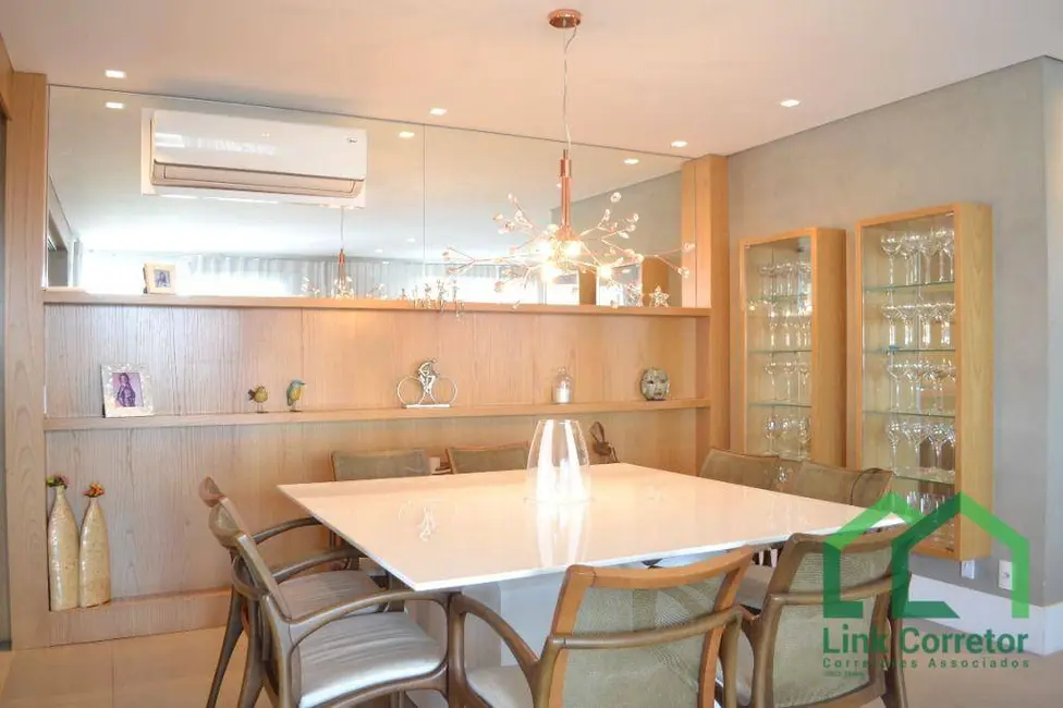 Foto 4 de Apartamento com 3 quartos à venda, 213m2 em Cambuí, Campinas - SP