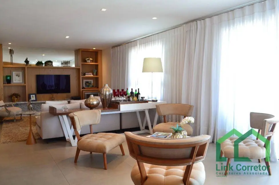 Foto 3 de Apartamento com 3 quartos à venda, 213m2 em Cambuí, Campinas - SP