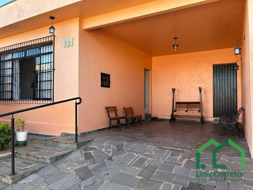 Casa com 4 quartos à venda, 300m2 em Vila Rosa, Itapetininga - SP - imagem 4 Foto 4 de Casa com 4 quartos à venda, 300m2 em Vila Rosa, Itapetininga - SP