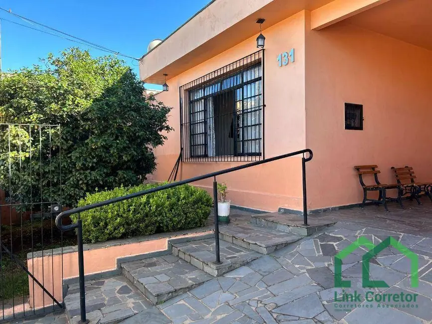 Casa com 4 quartos à venda, 300m2 em Vila Rosa, Itapetininga - SP - imagem 3 Foto 3 de Casa com 4 quartos à venda, 300m2 em Vila Rosa, Itapetininga - SP