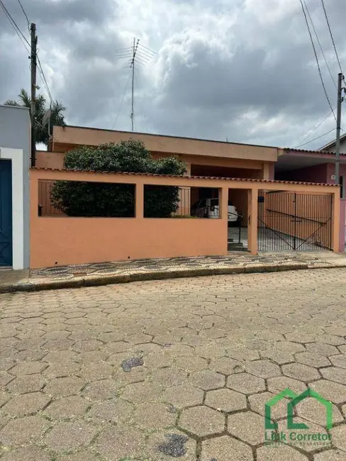 Casa com 4 quartos à venda, 300m2 em Vila Rosa, Itapetininga - SP - imagem 2 Foto 2 de Casa com 4 quartos à venda, 300m2 em Vila Rosa, Itapetininga - SP
