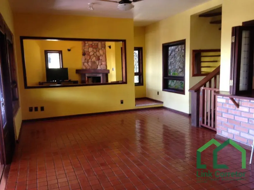 Chácara com 4 quartos para alugar, 1980m2 em Lopes, Valinhos - SP - imagem 3 Foto 3 de Chácara com 4 quartos para alugar, 1980m2 em Lopes, Valinhos - SP